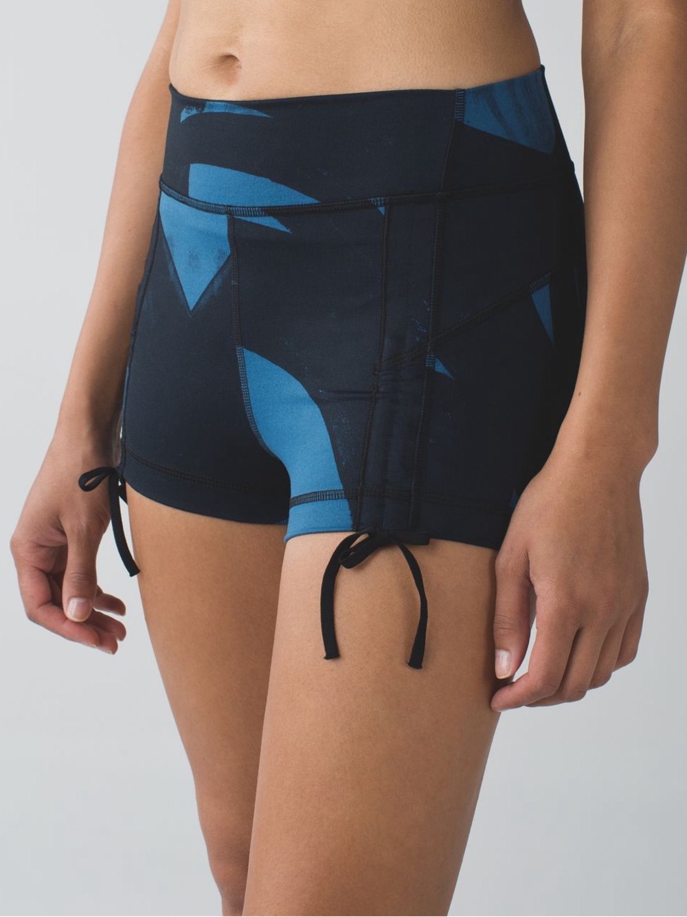 Lululemon Liberty Shorts 2/4 Black/Blue High Rise Pull On Ruched Spin Yoga